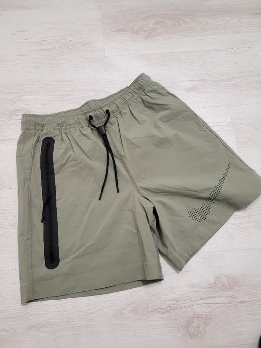 Шорти NIKE Sportswear Tech Woven нові original