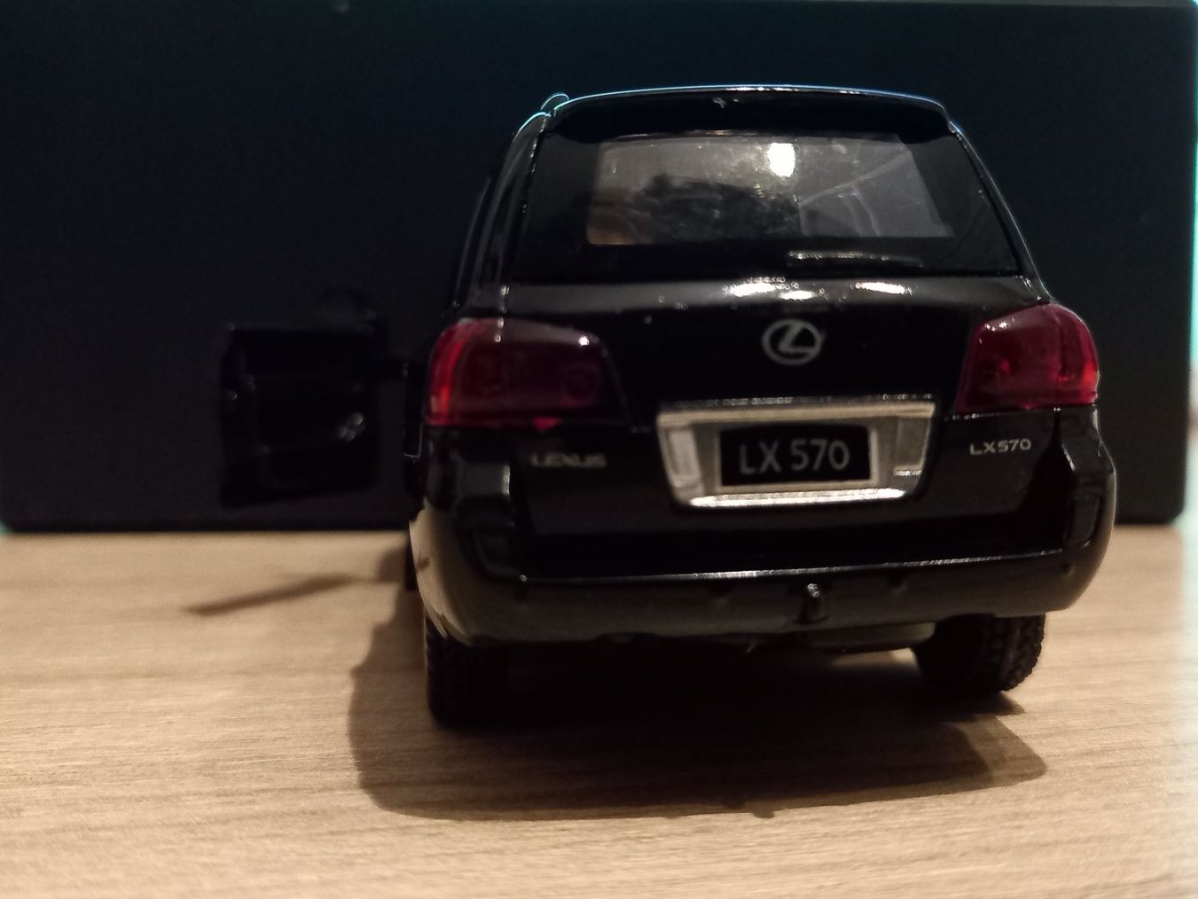 Lexus Lx570 1:43