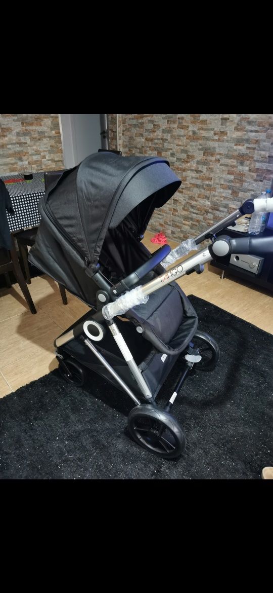 Carrinho de bebé novo trio maxibaby