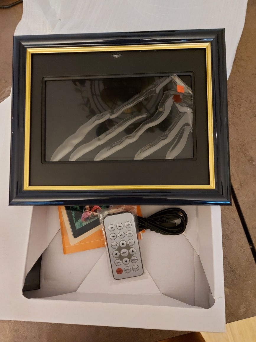 ramka cyfrowa z wyświetlaczem LCD 8 cali