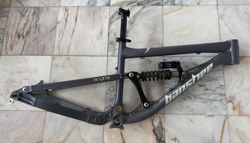 Quadro Banshee Scythe