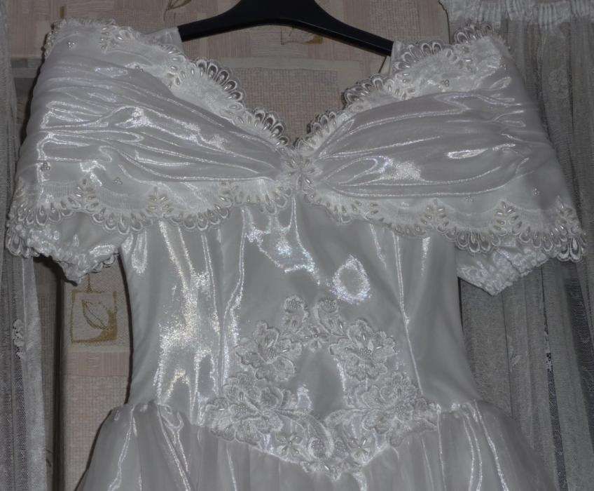 Biała, piękna, długa suknia ślubna 36/ S z kloszem