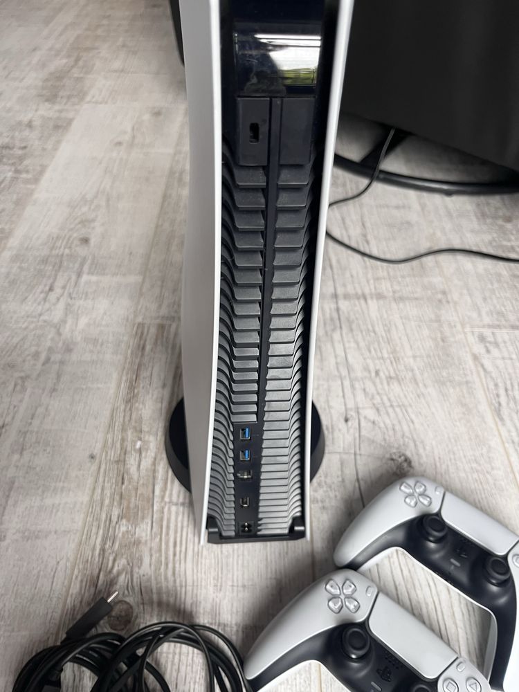 PlayStation 5 z Napędem i dwoma padami