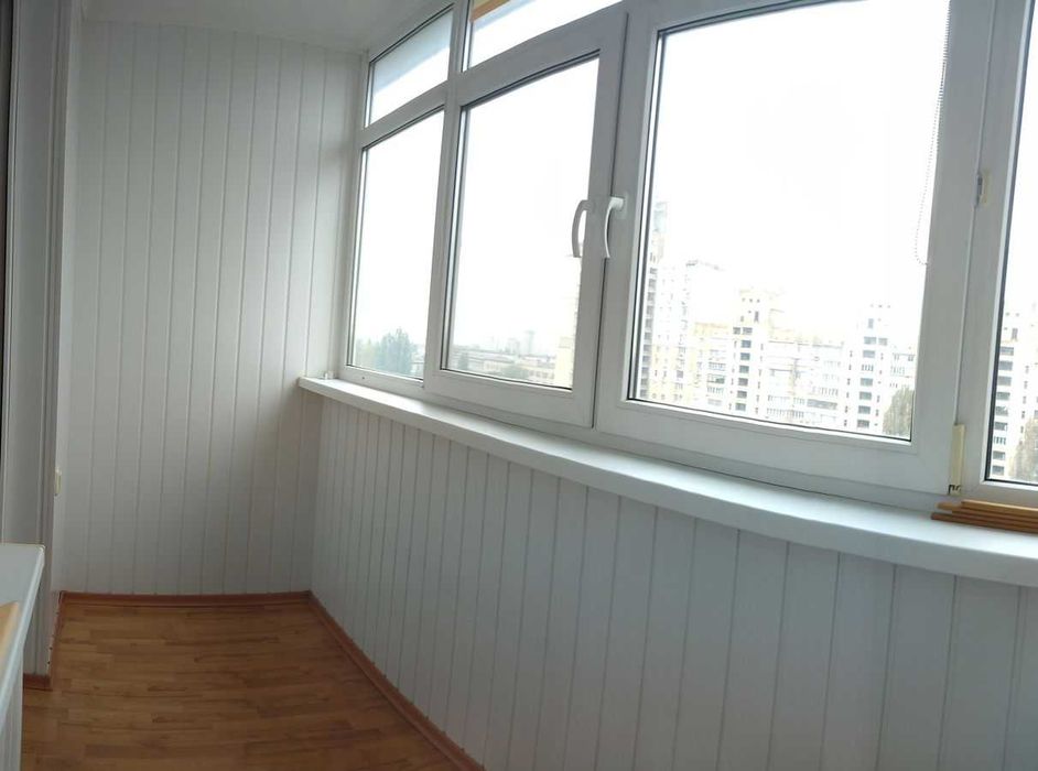 Довженка 16-Б - простора квартира біля парку — для комфортного життя!