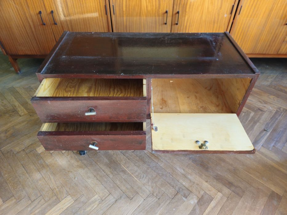 Kredens z szufladami PRL