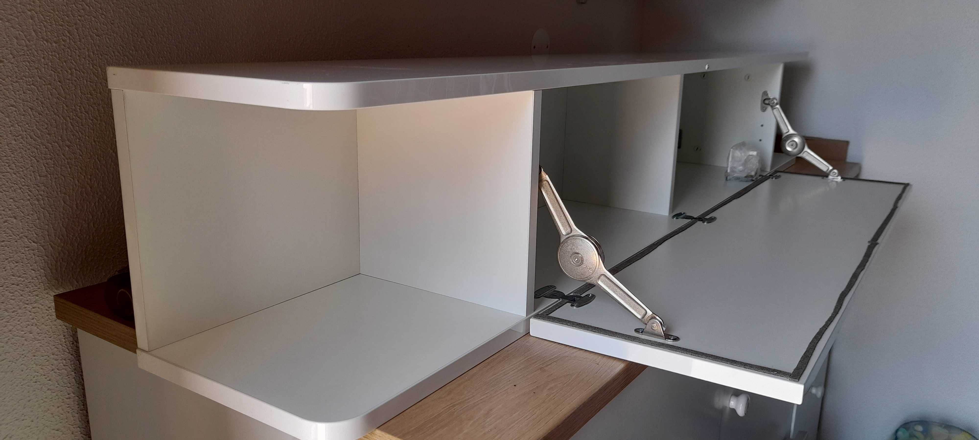 Módulo do Ikea para fixar na parede