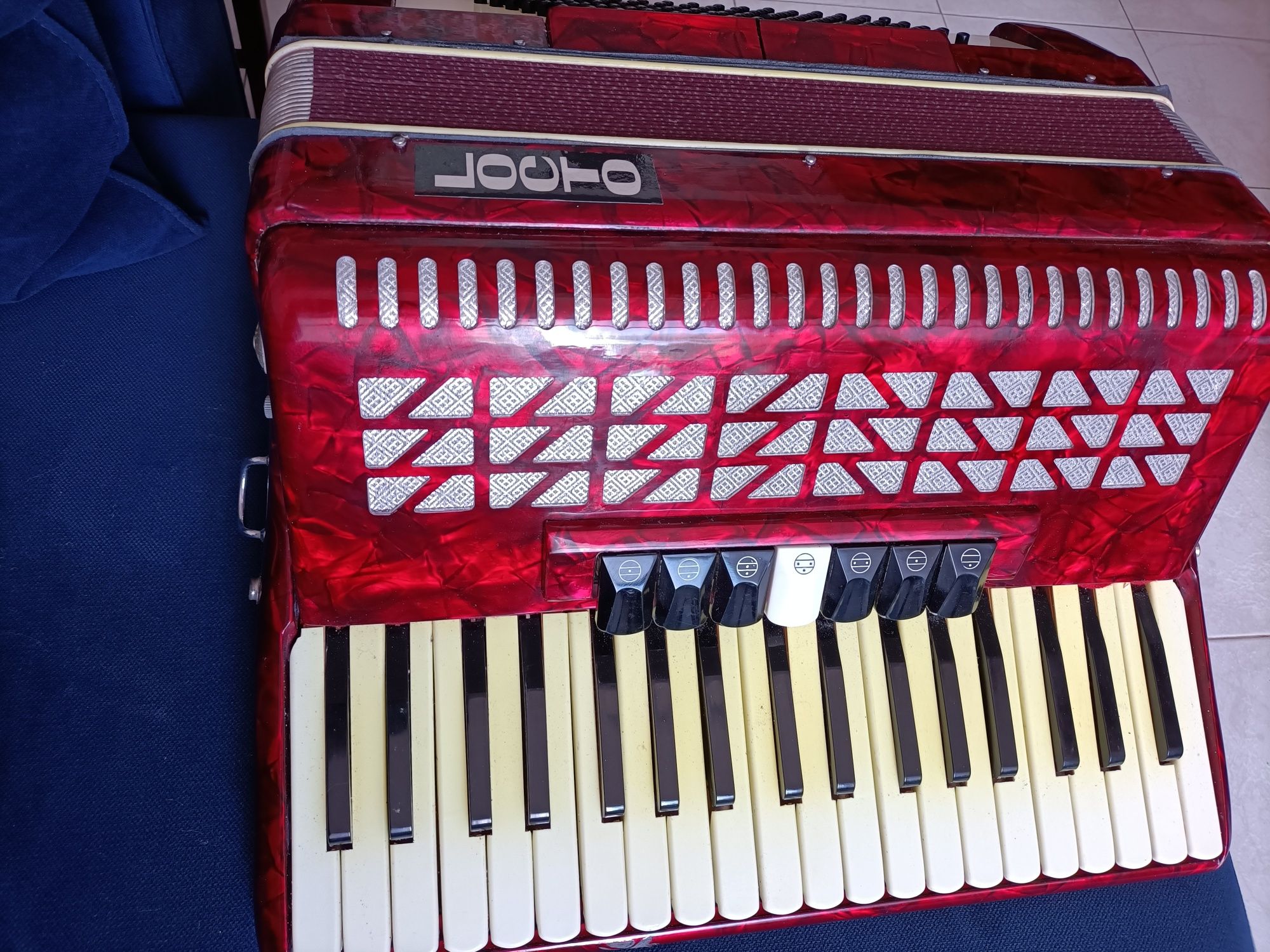 Acordeon Locto 96 baixos