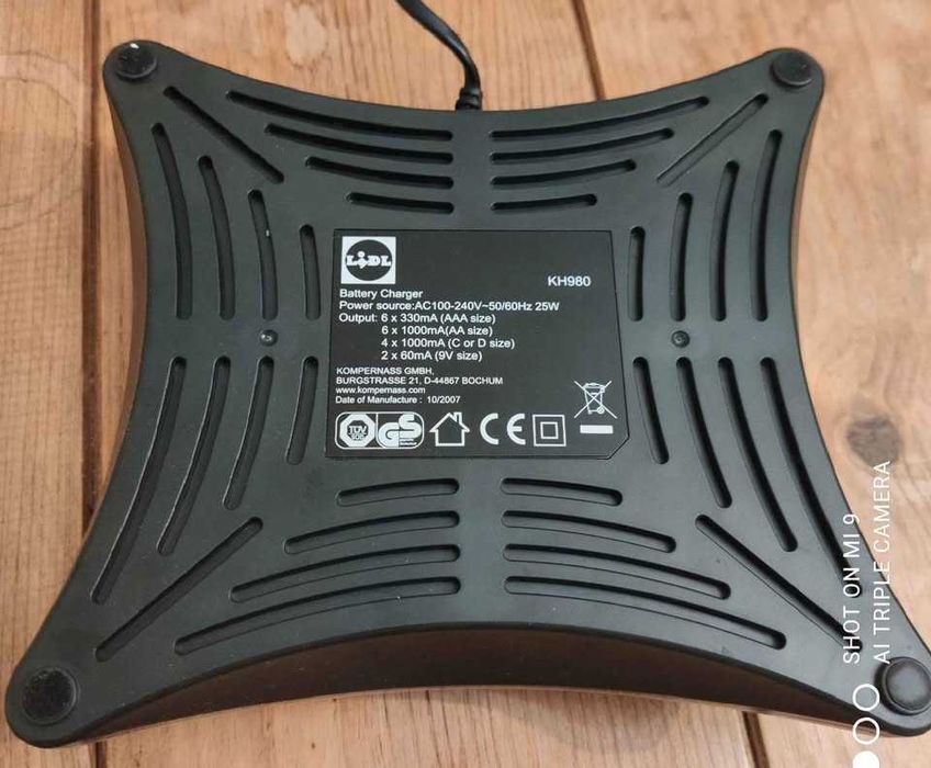 Carregador de pilhas Tronic