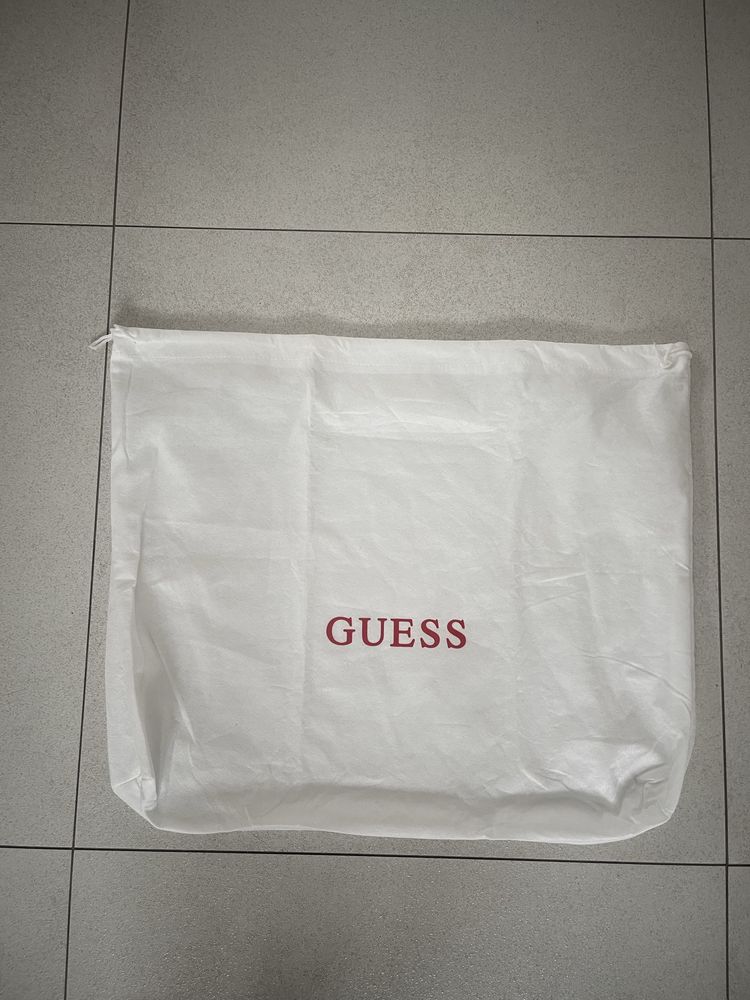 Duzy worek przeciwkurzowy Guess