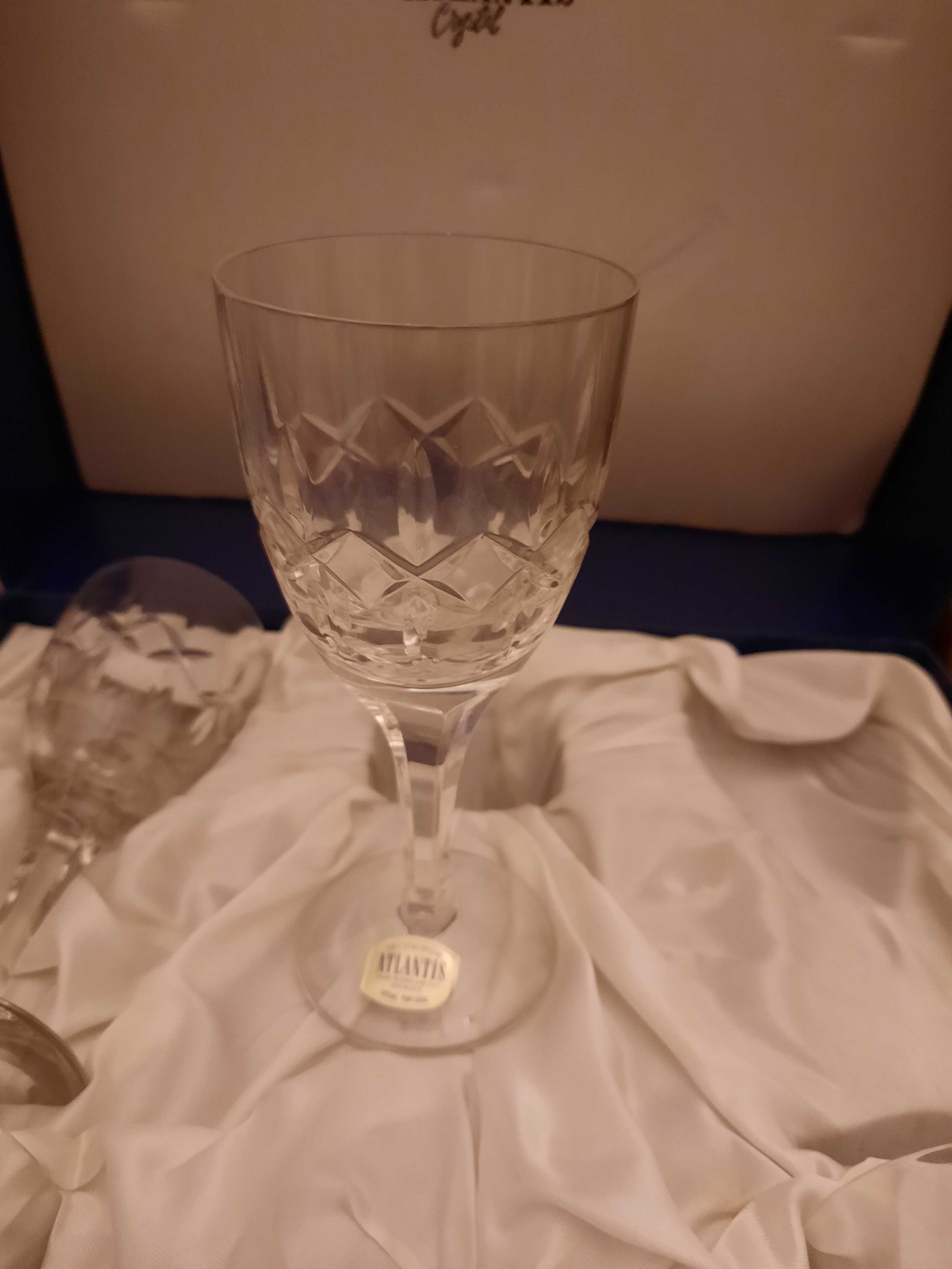 Vendo conjunto da cristal atlantis novo