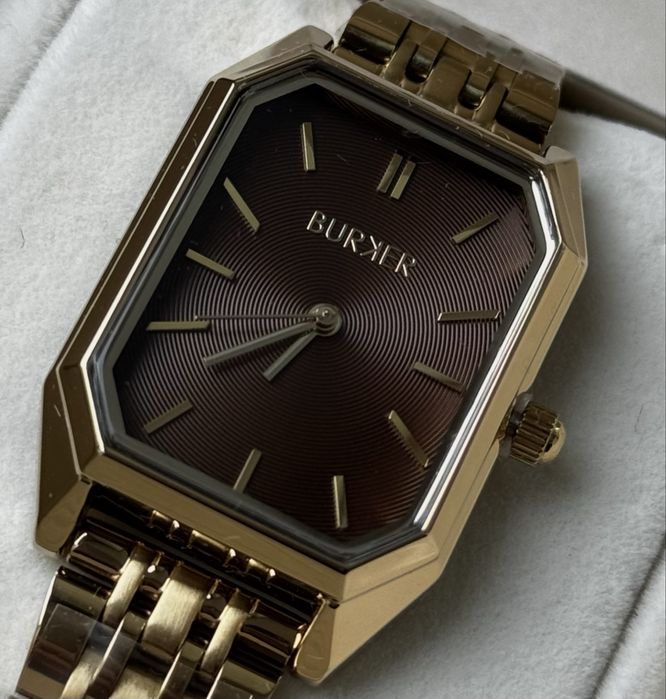 Burker Isabell brown