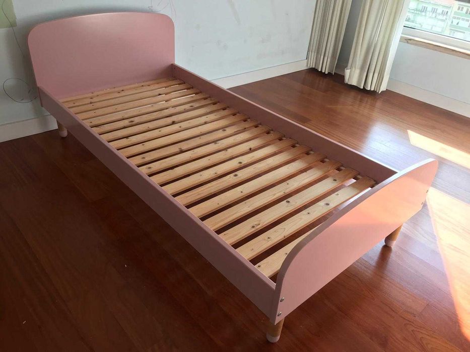 Cama individual 0,90 x 1,90 rosa de design nórdico