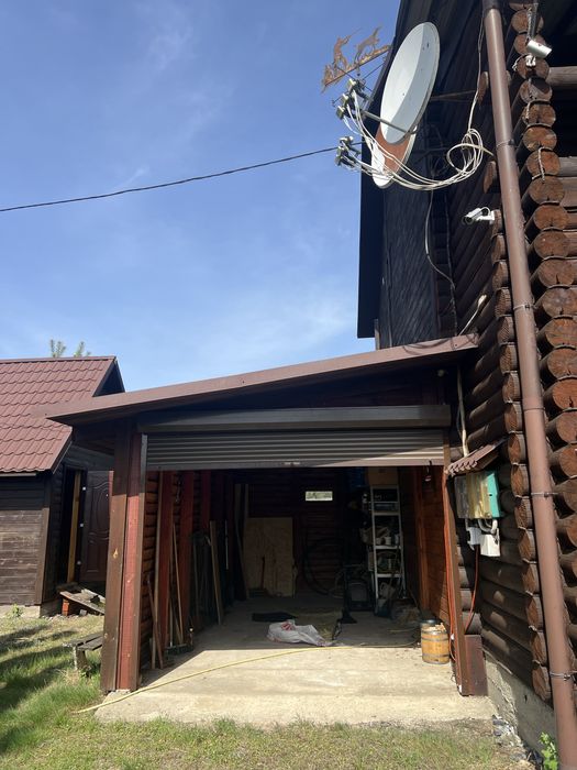 Продається 2х поверховий будинок біля озера у селі Нобель