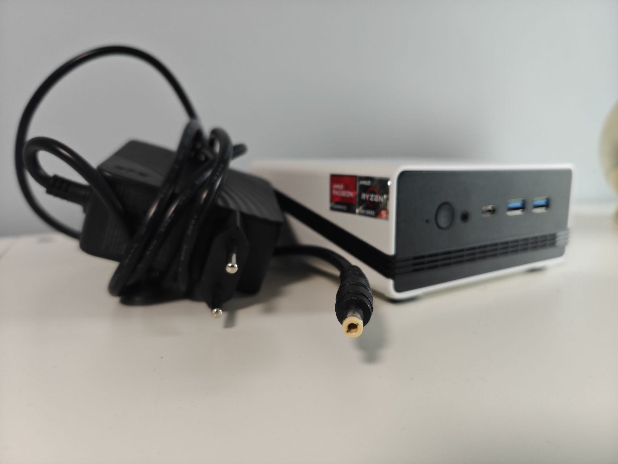 Minipc, nuk, CHUWI UBox Ryzen 5 6600H / 32GB DDR5 / 512GB SSD / Window