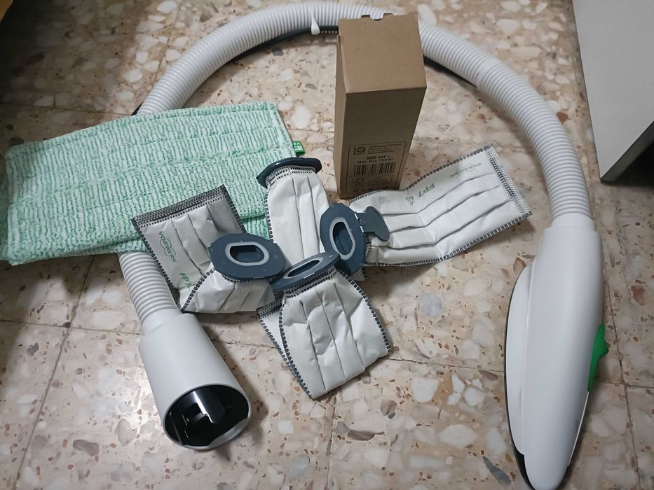 Aspirador com vários acessórios, mais informações por mensagem privada