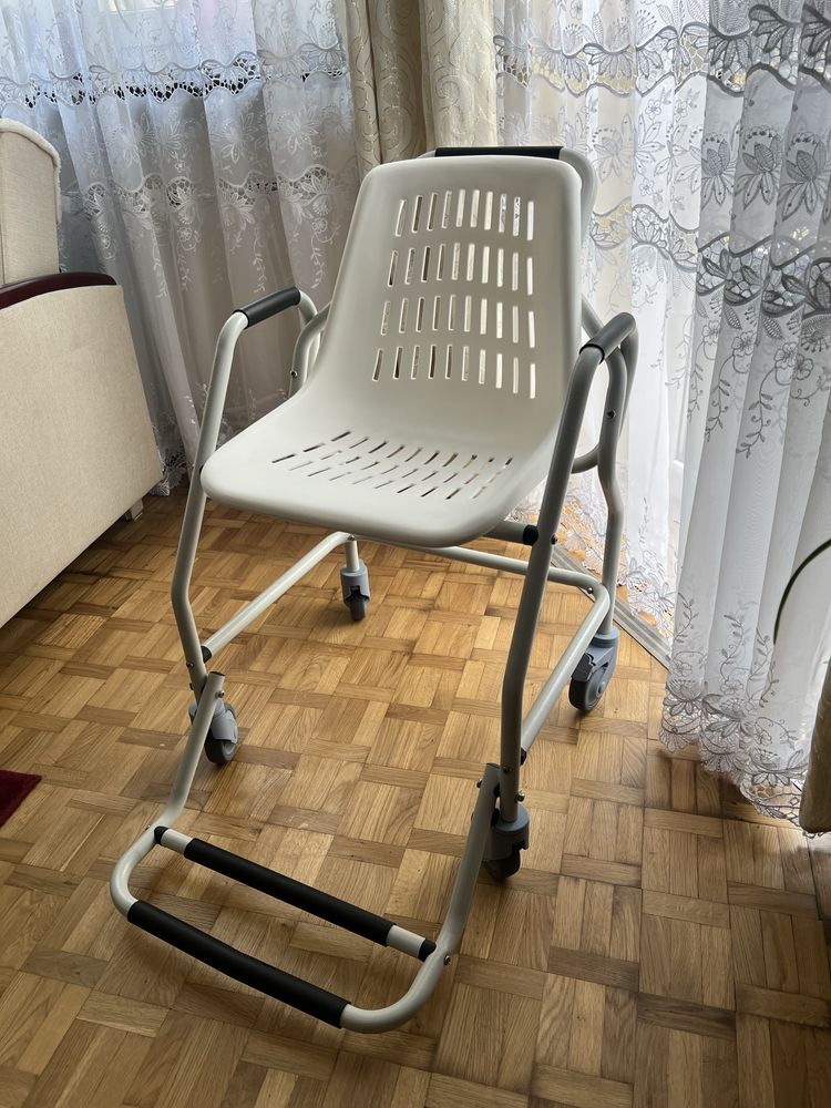 ATLANTIS wózek prysznicowy na kółkach dla seniora / niepelnosprawnych