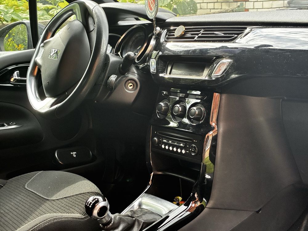 Citroen DS3 1.2 hatchback