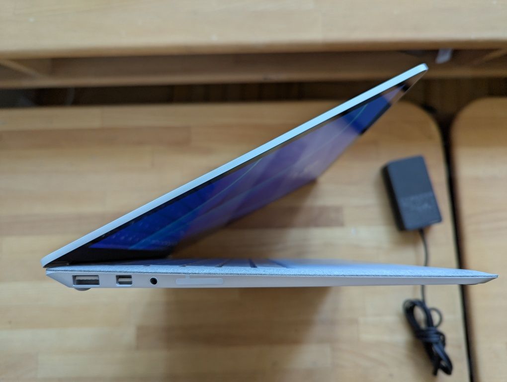 Microsoft Surface Laptop 16/1024gb Intel Core i7-7660u