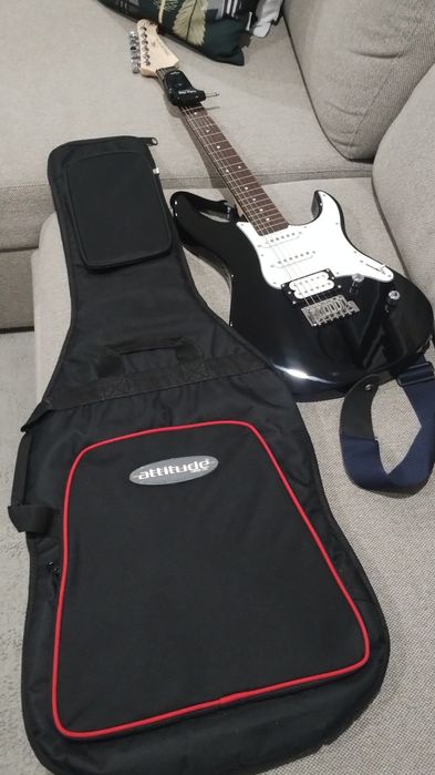 Yamaha Pacifica PAC112V – Como Nova + NUX GP-1 + Saco de Transporte