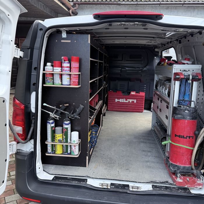 Автомобільні стелажі.