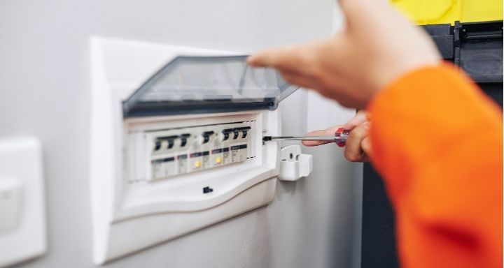 Redução da faturação Mensal da ÁGUA E Energia  Elétrica  PARA 50%.