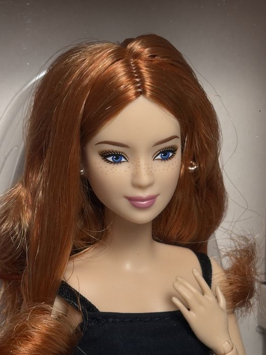 Барбі Колекційна лялька Barbie Basics Model 04 з рудим волоссям