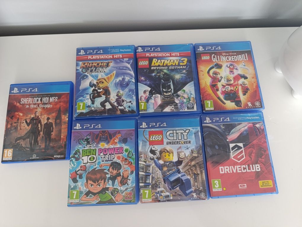 Konsola PS4 plus 3 pady plus gry