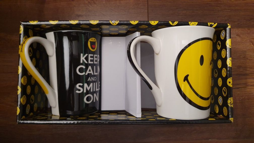 Zestaw kubków Smiley World nowy w pudełku świetny na prezent