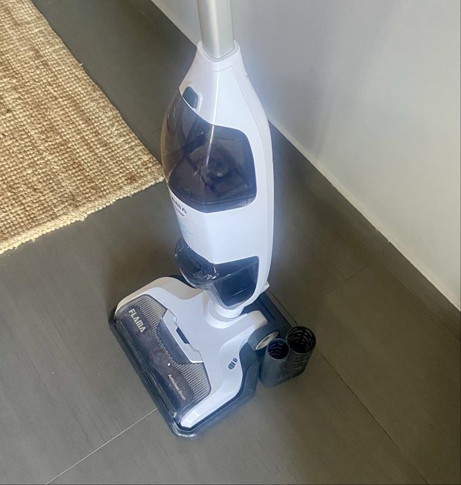 Aspirador Vertical FLAMA 1690FL Água 3em1