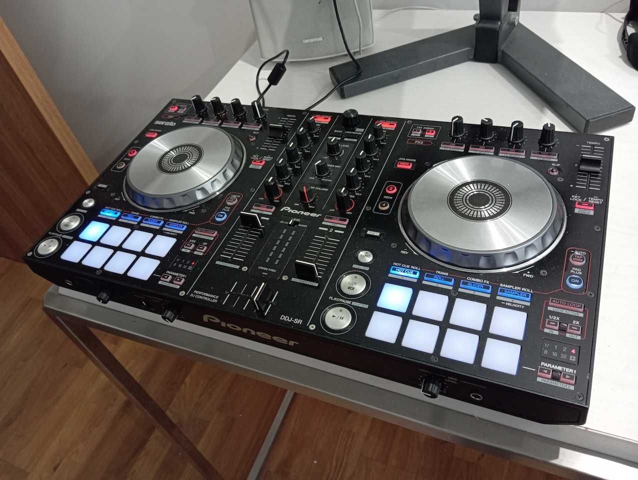 Kontroler dla DJ'a Pioneer DDJ-SR do Serato DJ