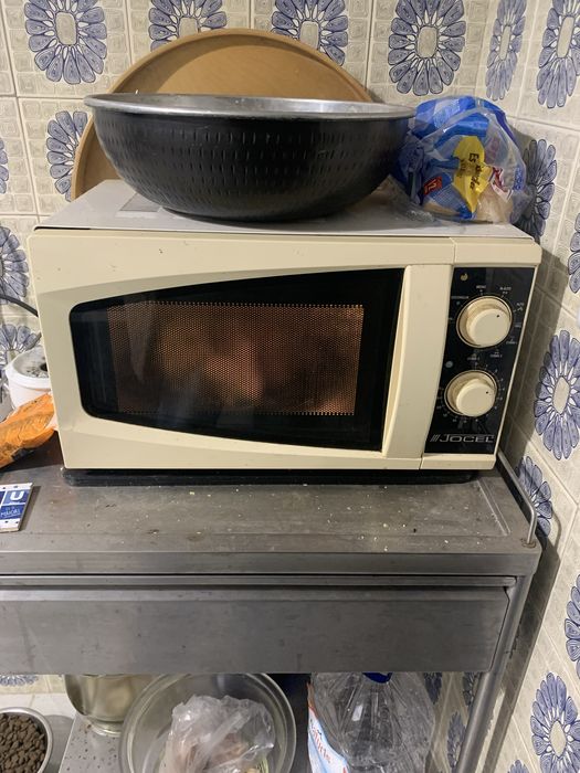 Microondas para venda a funcionar diariamente 30€