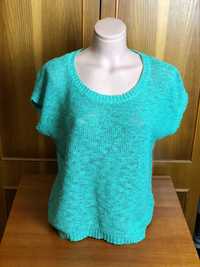 Стильна жіноча кофточка Knitwear by Vackrox смарагдового кольору.
