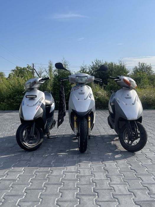 Скутер Suzuki Lets 2 стоковий