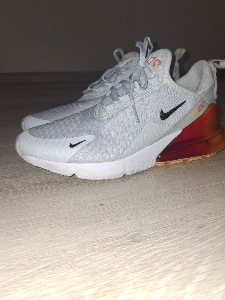 Кросівки Nike Air Max 270