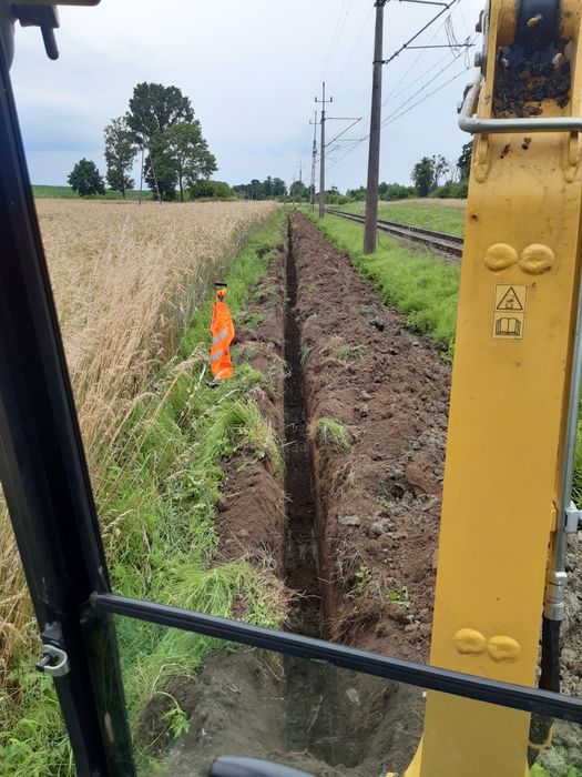 Wynajem minikoparki kopraki , minikoparka 2.2t prace ziemne wiertnica