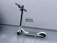 Trotinete Elétrica Xiaomi Mi Electric Scooter M365 (Branca)