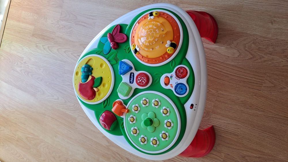 Mesa atividades bilingue Chicco