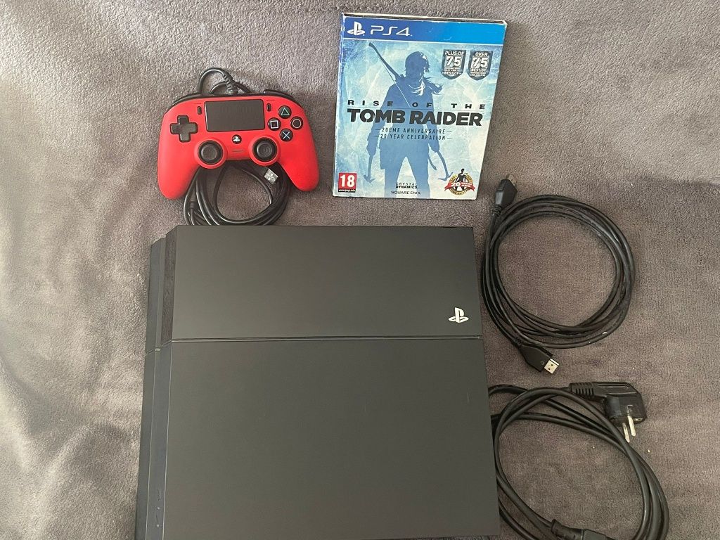 Playstation 4 com comando e jogo