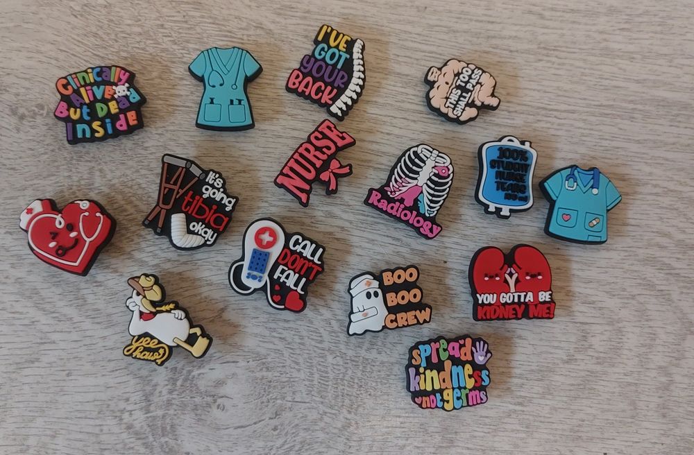 Piny ozdoby do crocs medyczne 15szt