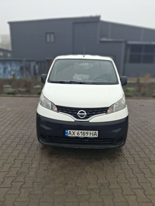 Продам Nissan nv 200