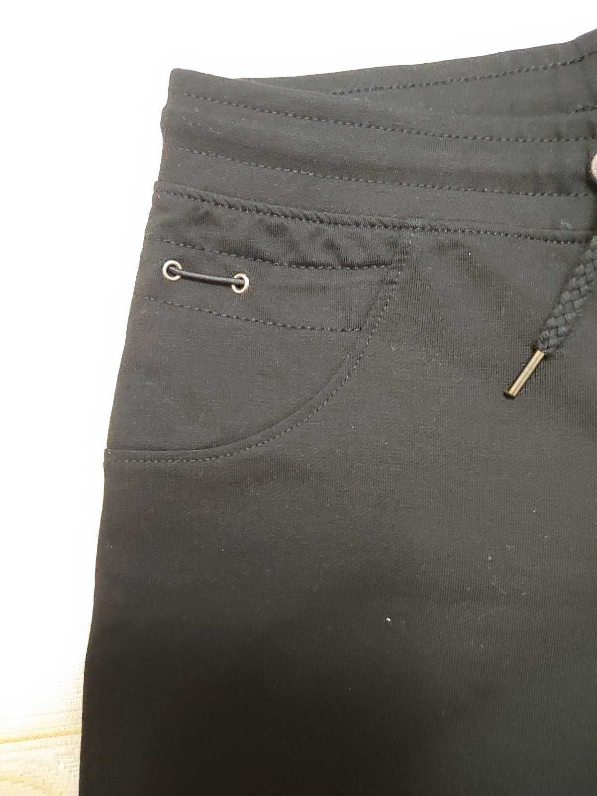 НОВЫЕ черные брюки (Турция, 140 рост) школьные спортивные штаны