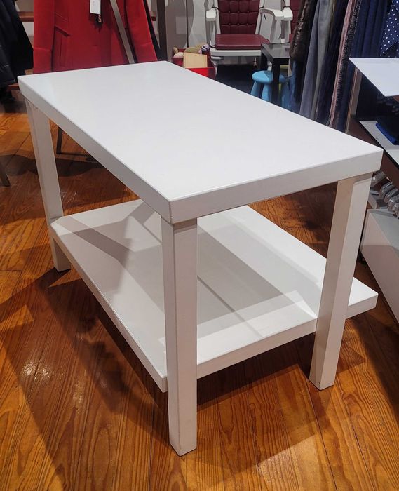 Mesa de Apoio em madeira pintado em branco
