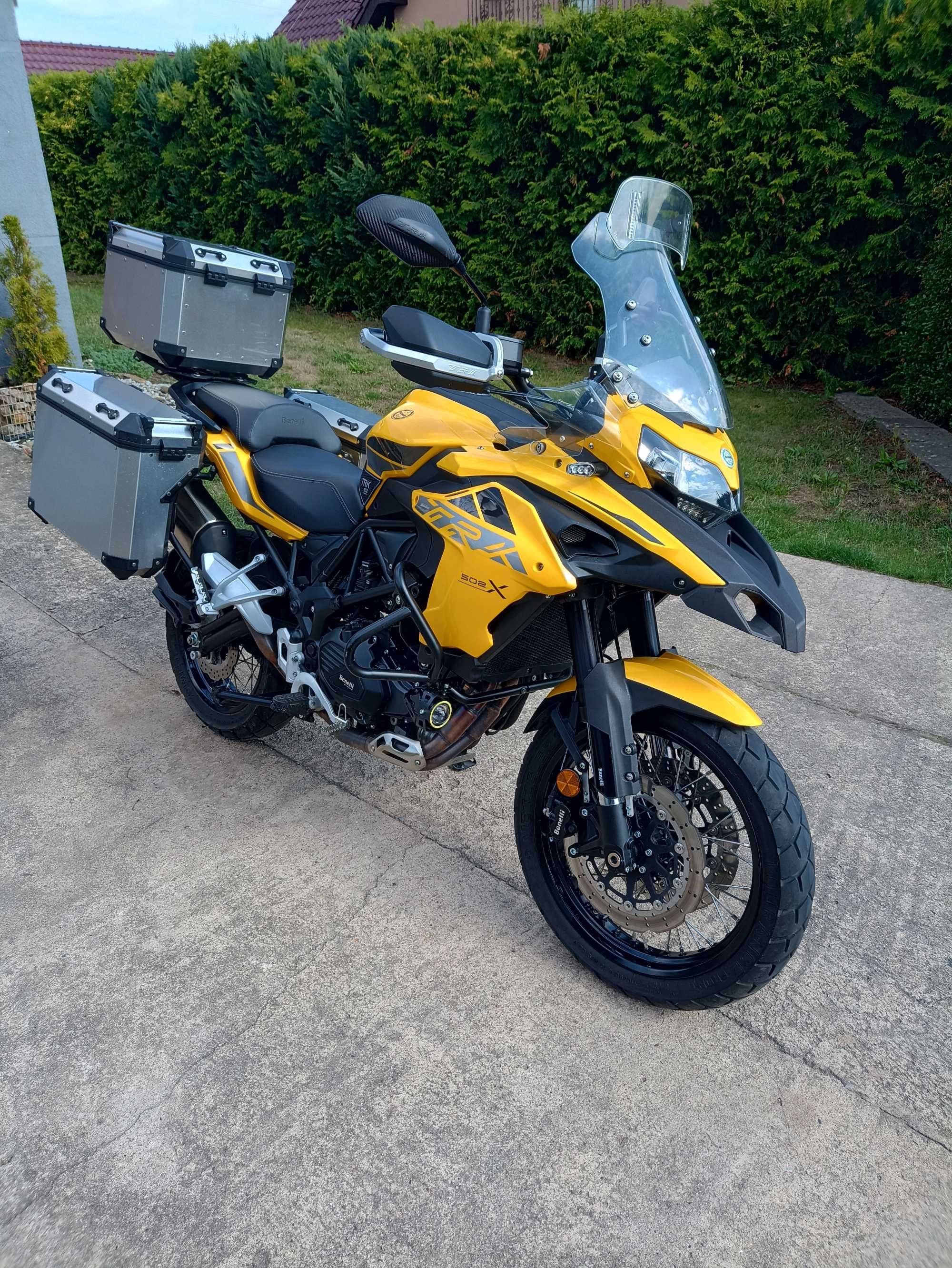 Benelli trk 502x