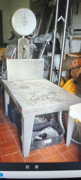 Balança peso máximo 300kg construída em inox