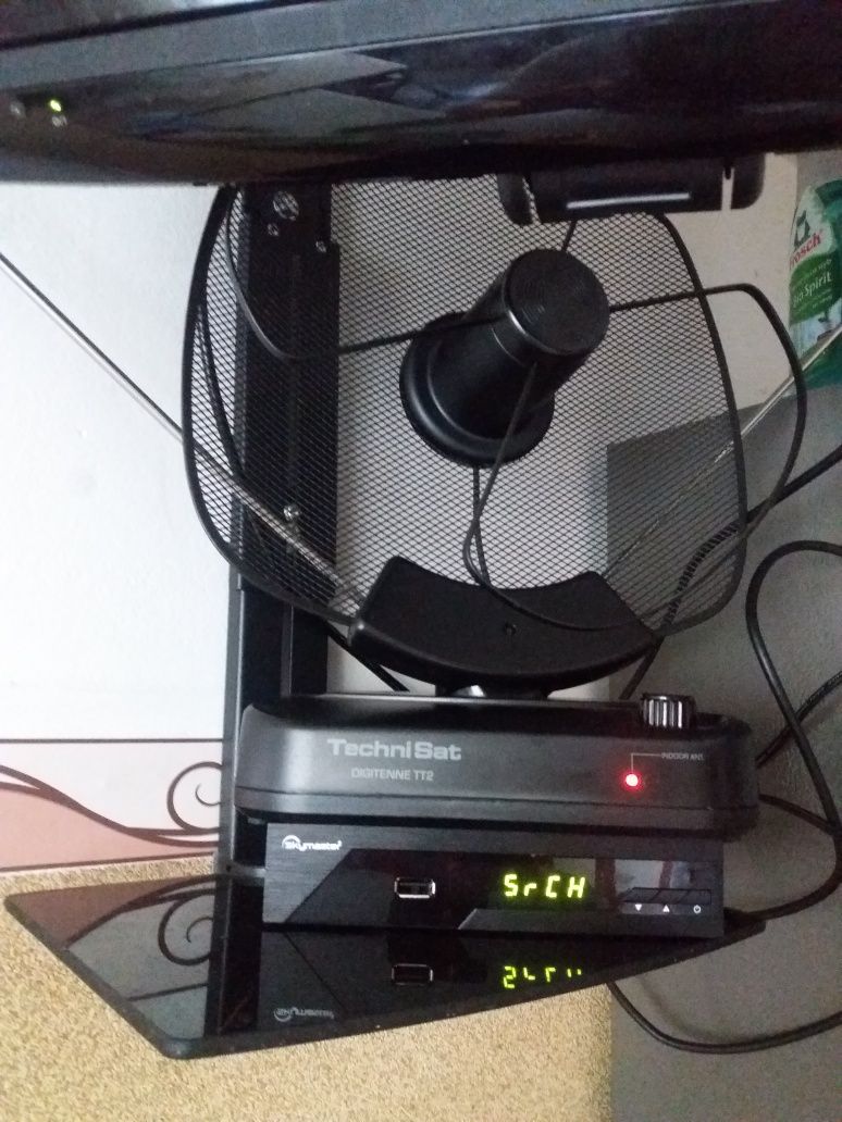 Telewizor Toshiba 22 LCD/DVD wraz z wyposażeni