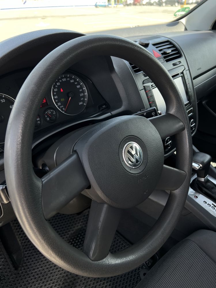 Volkswagen Golf 5 автомат