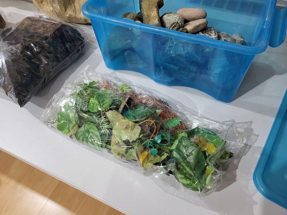 Kamienie piaskowiec liście kora kokosy skrytka ozdoby do terrarium