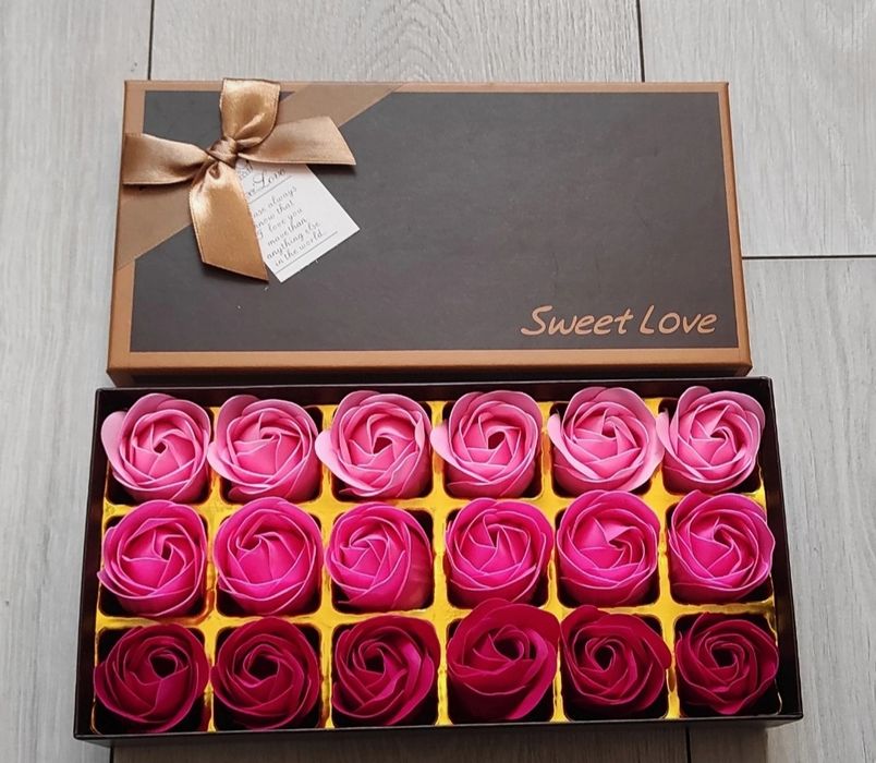 Róże mydlane, flower box, kwiaty