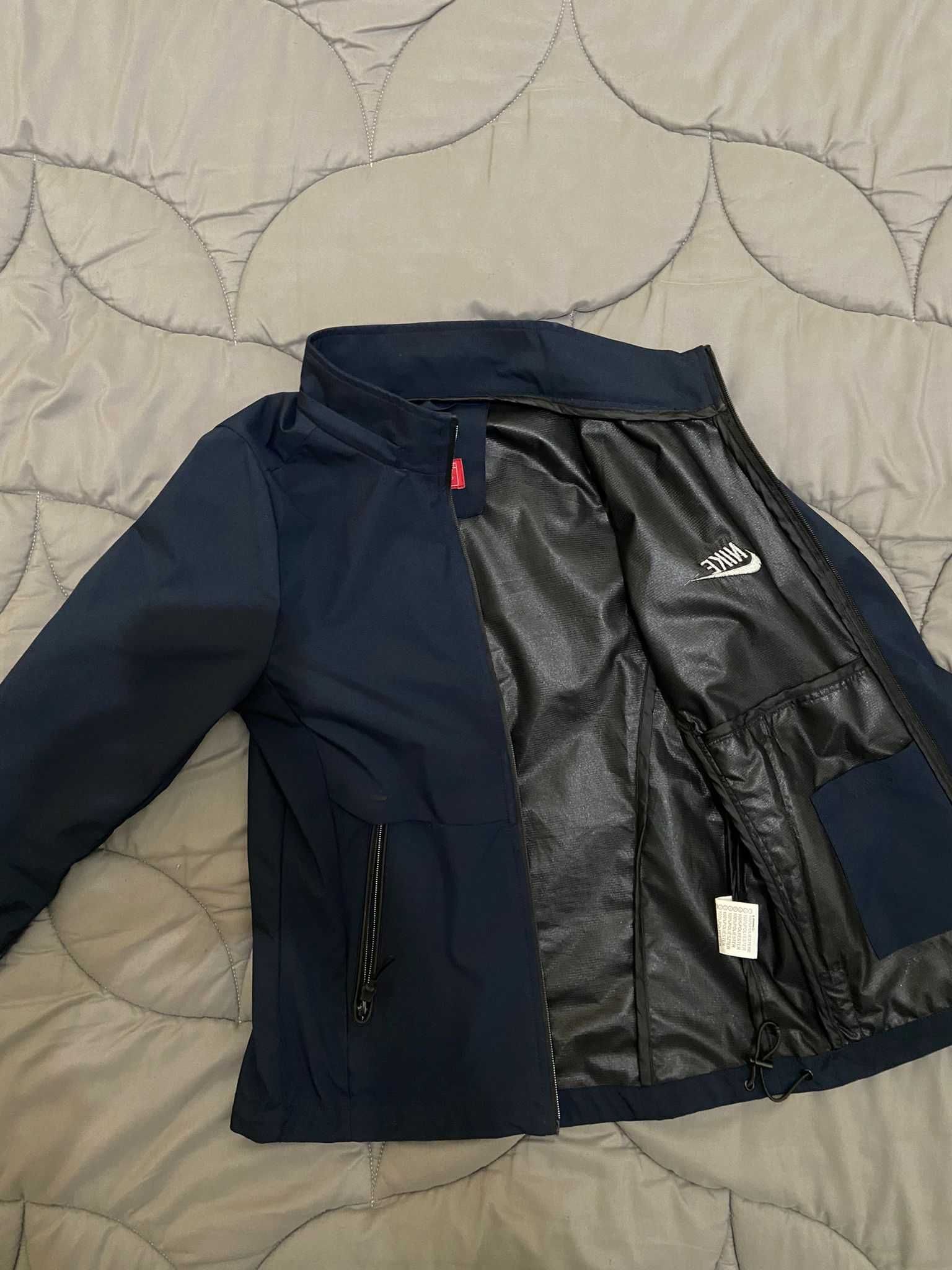 Casaco Nike Desportivo Tamanho S - Parka / Corta chuva