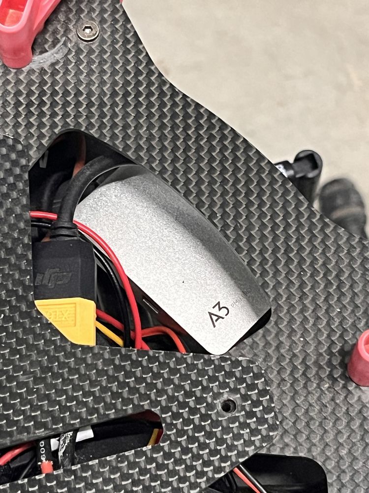 Dron DJI S900 procesor A3 aparatura sterująca